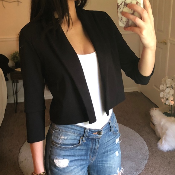 Windsor Jackets & Blazers - NWT Windsor Black Cropped Blazer